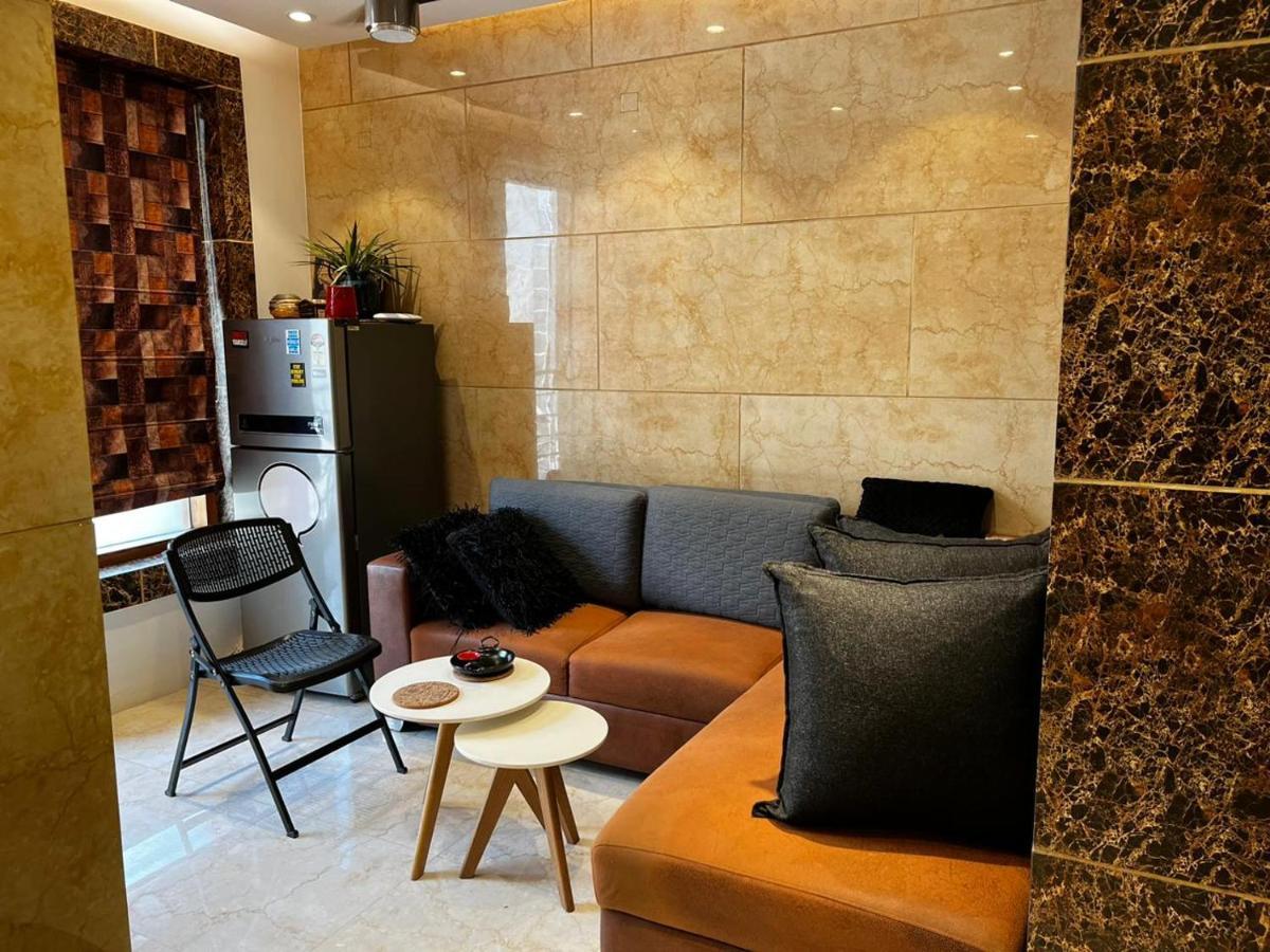 Divine Studios Rajouri Garden New Delhi Exterior photo
