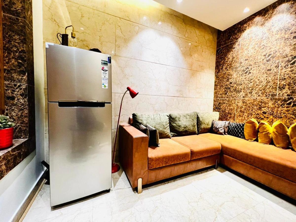 Divine Studios Rajouri Garden New Delhi Exterior photo