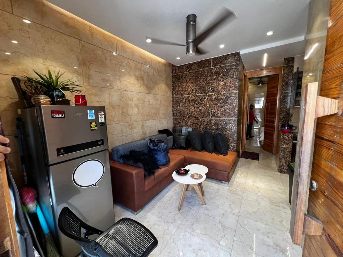 Divine Studios Rajouri Garden New Delhi Exterior photo