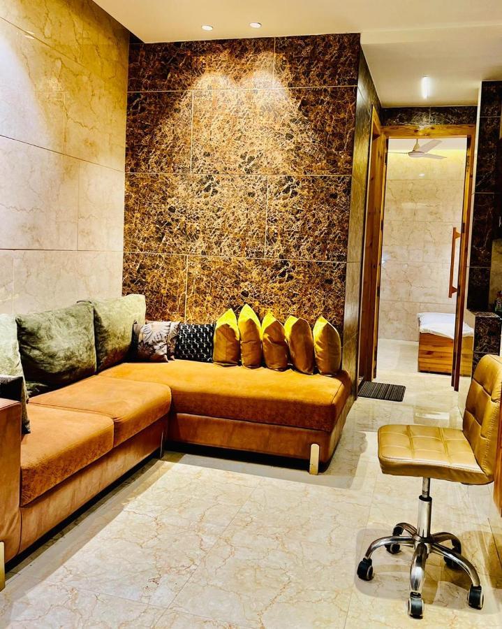 Divine Studios Rajouri Garden New Delhi Exterior photo