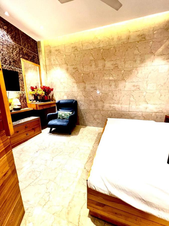 Divine Studios Rajouri Garden New Delhi Exterior photo