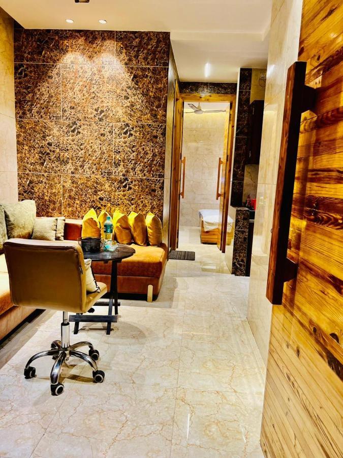 Divine Studios Rajouri Garden New Delhi Exterior photo