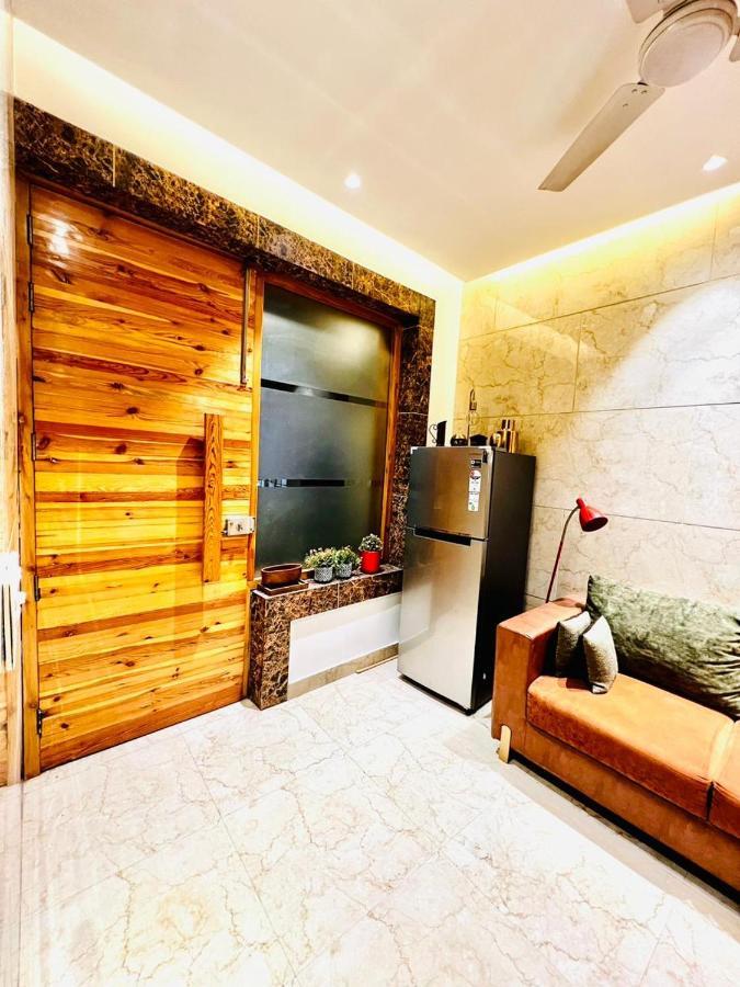 Divine Studios Rajouri Garden New Delhi Exterior photo